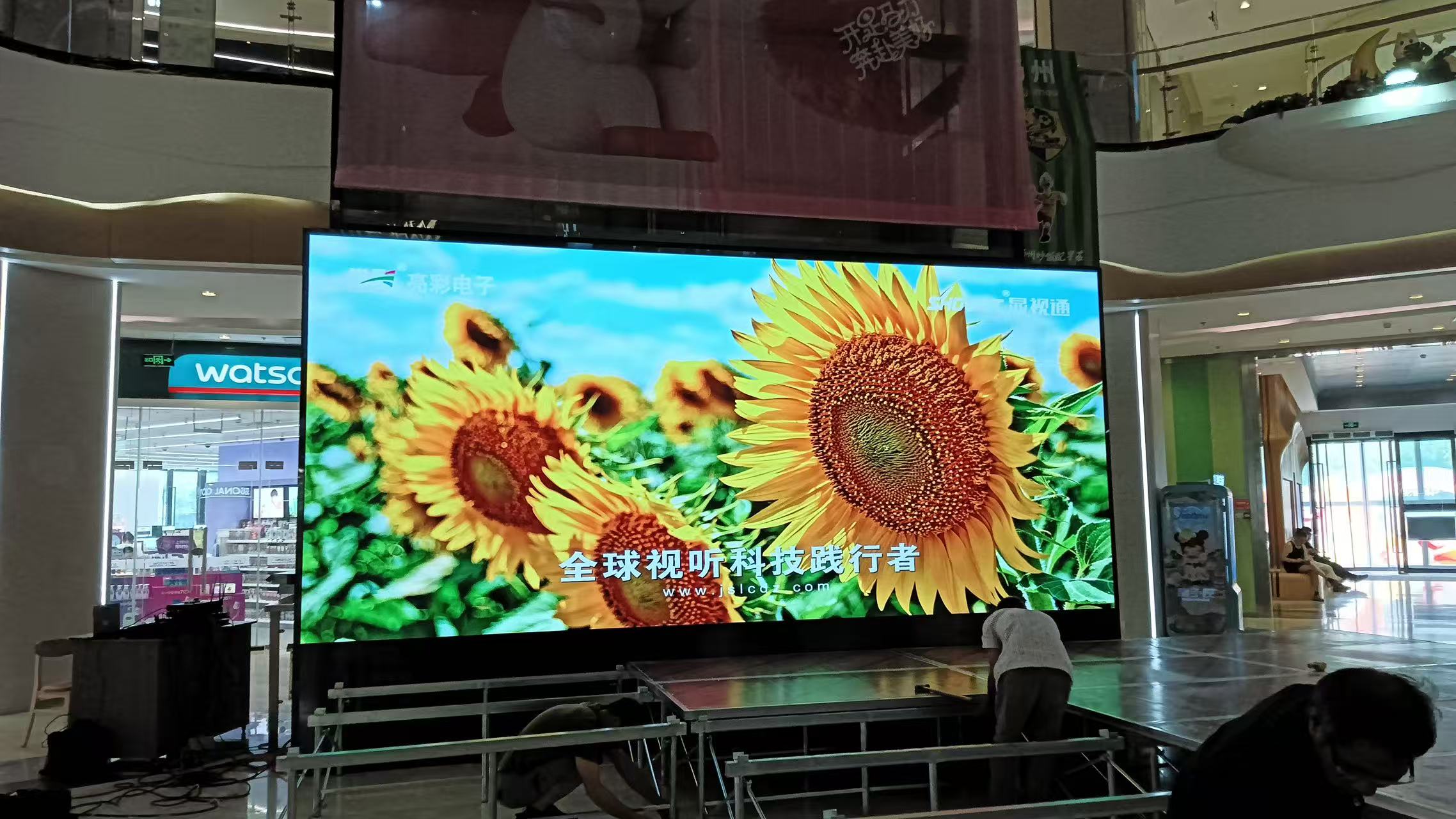 泰州某商場內(nèi)p2.5